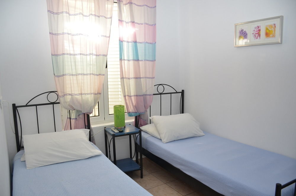 Hermes Rooms Tínos Esterno foto
