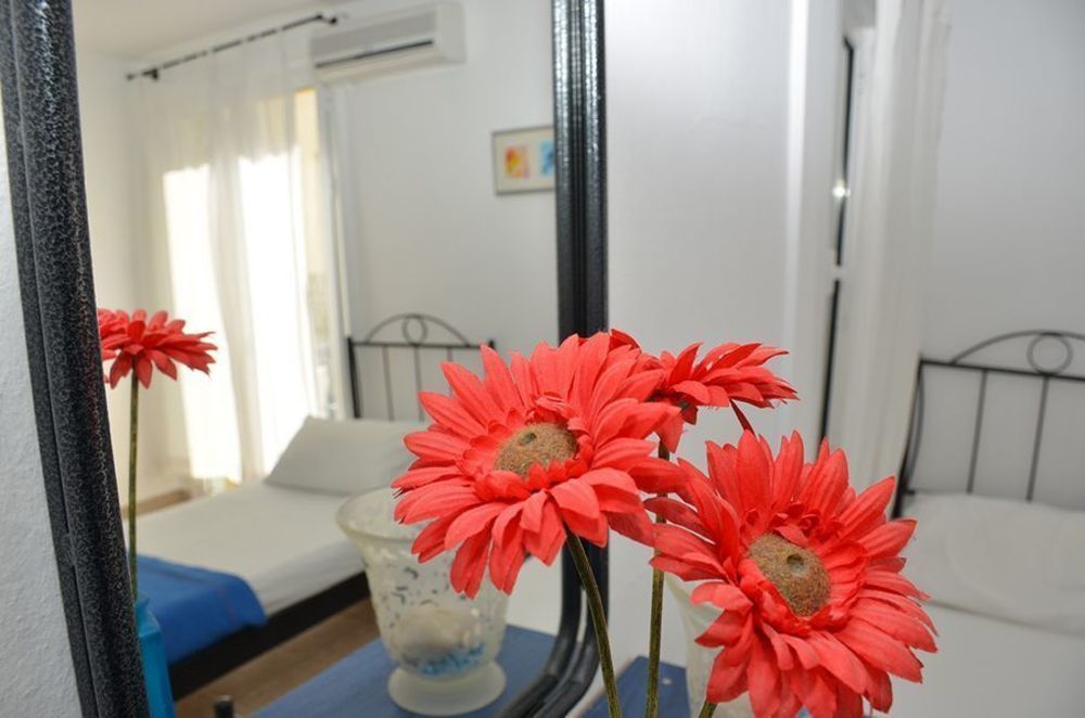 Hermes Rooms Tínos Esterno foto